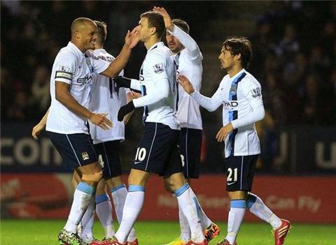 [中超]泰山赢海港 冠军归属生悬念